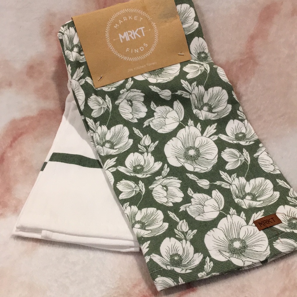 Sage Green Floral Kitchen Towel Set of Two NWT Market Finds Cotton 18x28”